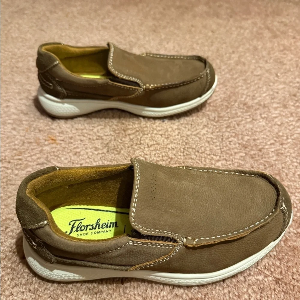 NWOT Florsheim Tan Kids Moccasins